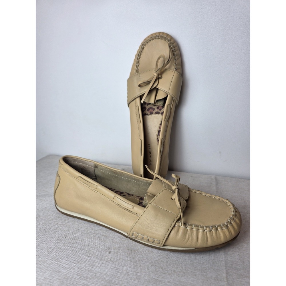 Naturalizer tan leather moccasins Womens Size 10 Slip On Flats Comfort Shoes
